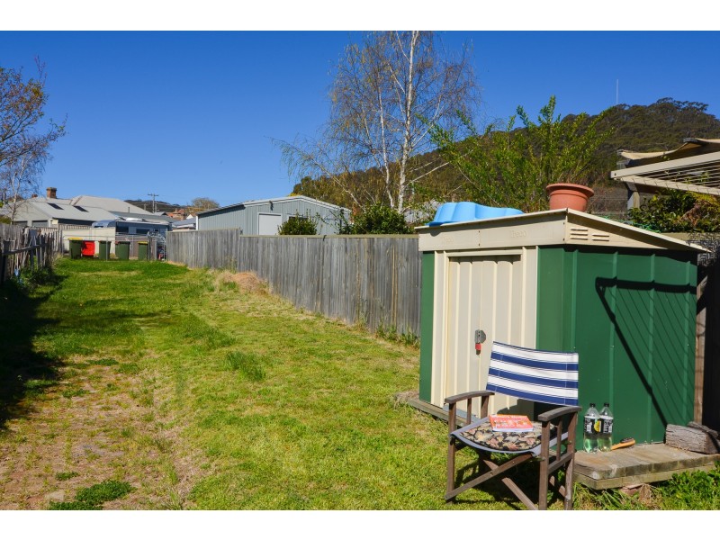 15 Waratah Street, Lithgow NSW 2790