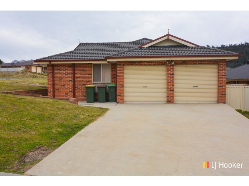 3 Henderson Place, Lithgow NSW 2790