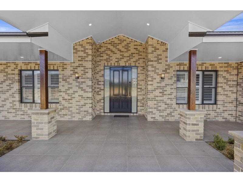 18 Gunners Close, South Bowenfels NSW 2790