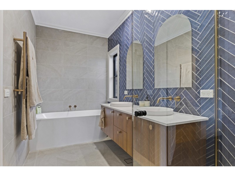 18 Gunners Close, South Bowenfels NSW 2790