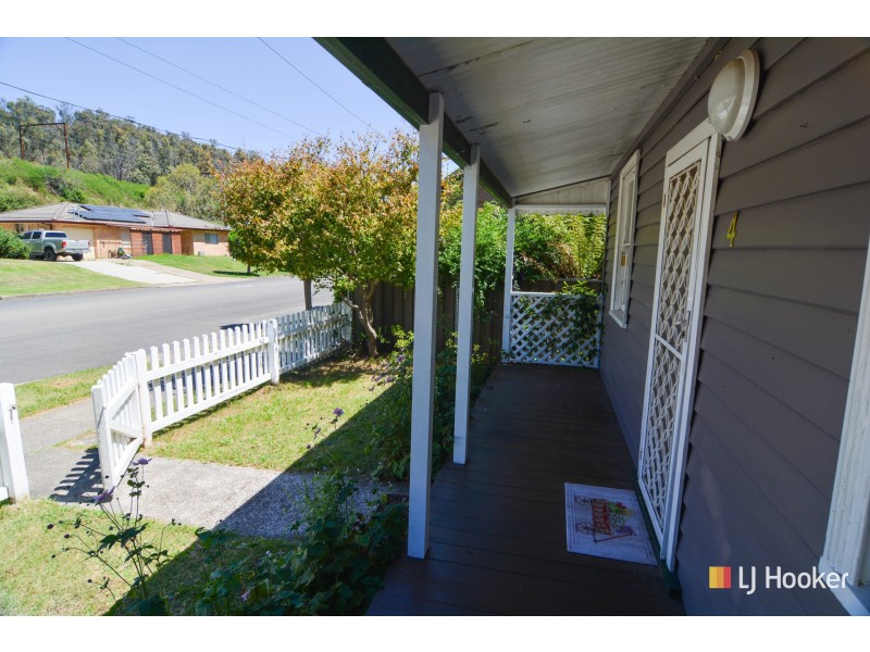 4 Bells Road, Lithgow NSW 2790