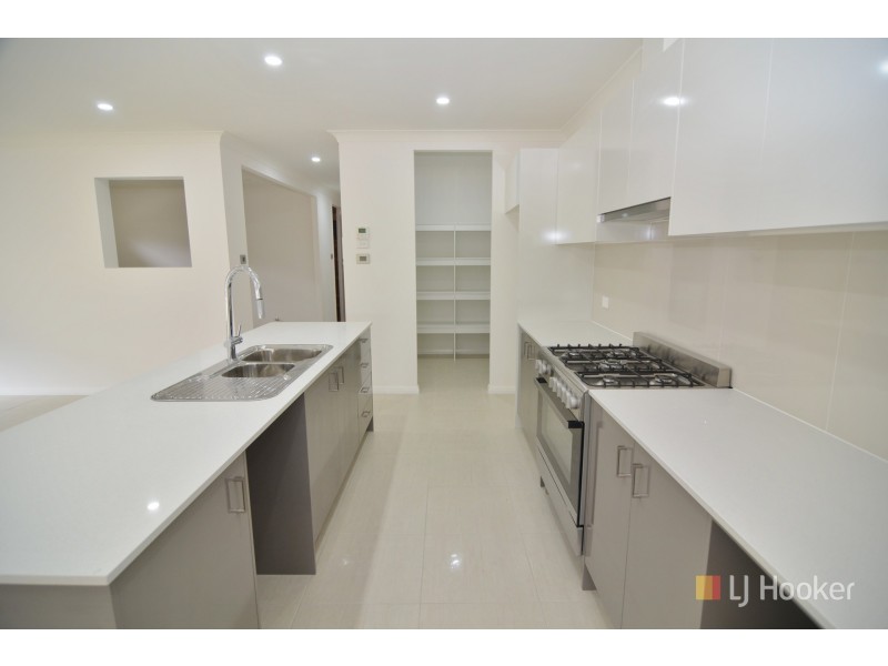 33 Henning Crescent, Wallerawang NSW 2845