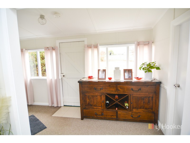80 Martini Parade, Lithgow NSW 2790