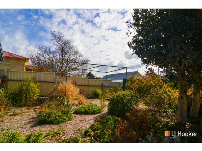 1 Mena Place, Lithgow NSW 2790