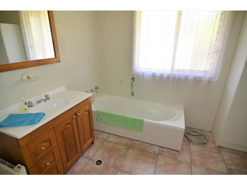 14 Heffernan Place, Lithgow NSW 2790
