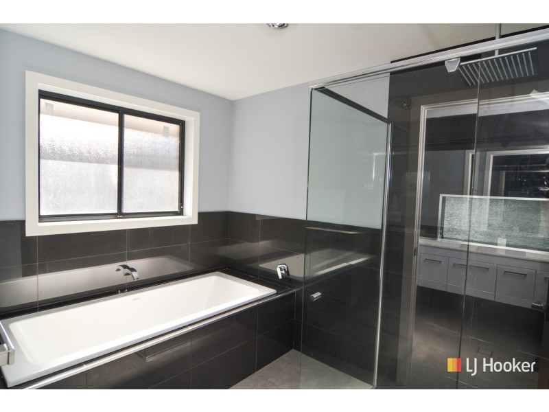 1D Hillcrest Avenue, Lithgow NSW 2790