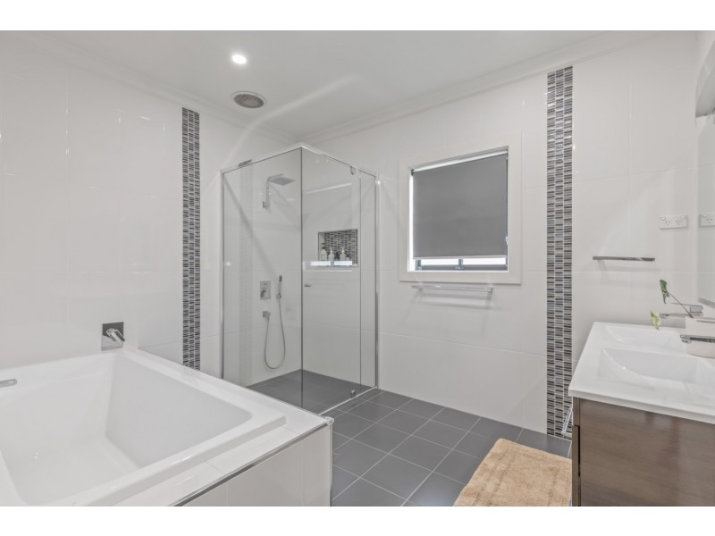11 Bursaria Place, South Bowenfels NSW 2790