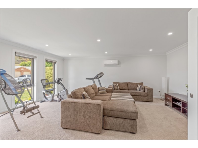 11 Bursaria Place, South Bowenfels NSW 2790