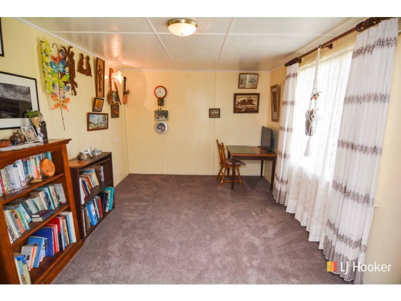 6 Rowsell Street, Portland NSW 2847