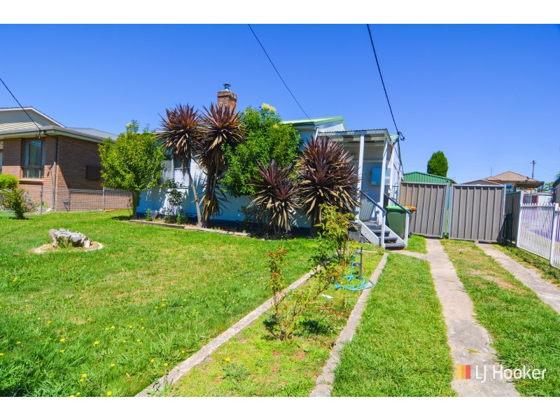 27 Musket Parade, Lithgow NSW 2790