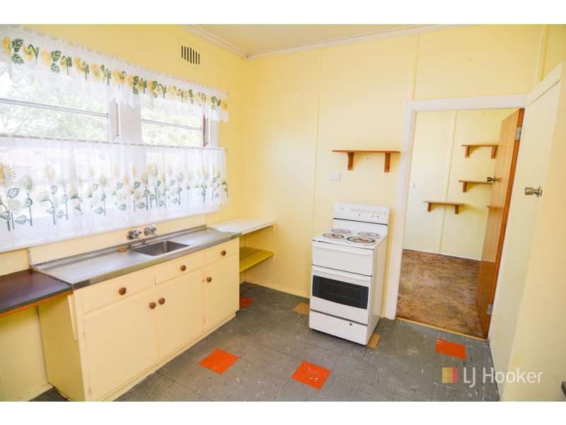 12 Sandford Avenue, Lithgow NSW 2790