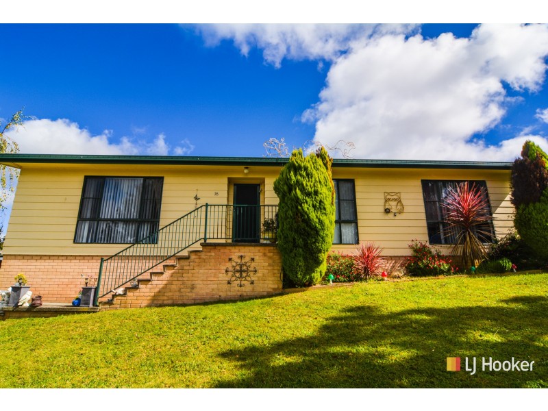 16 Wilton Close, Lithgow NSW 2790