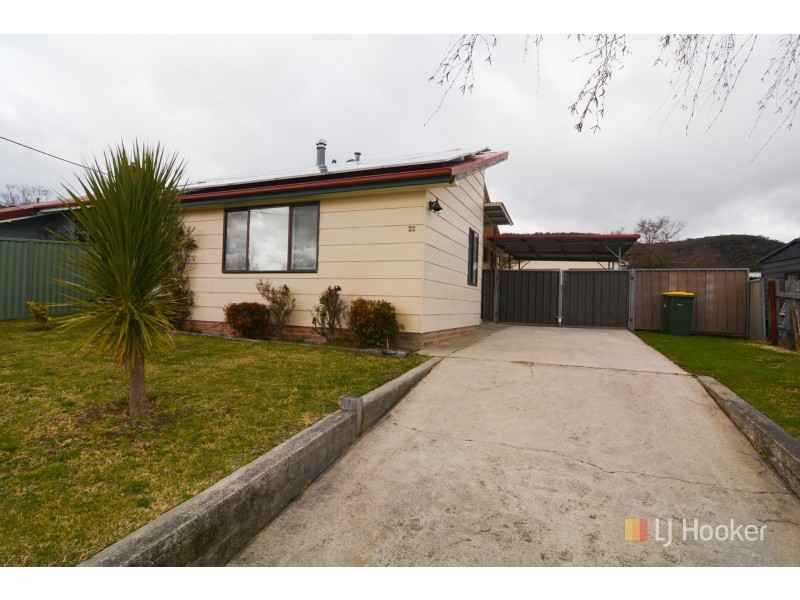 22 Lone Pine Avenue, Lithgow NSW 2790