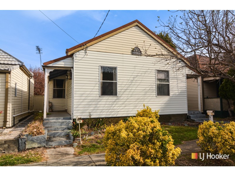 29 Read Avenue, Lithgow NSW 2790
