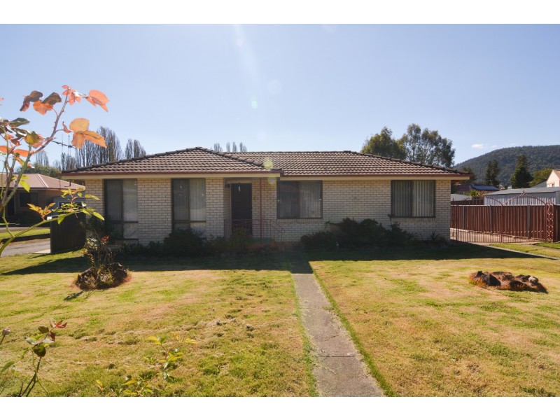 4 Caroline Avenue, Lithgow NSW 2790