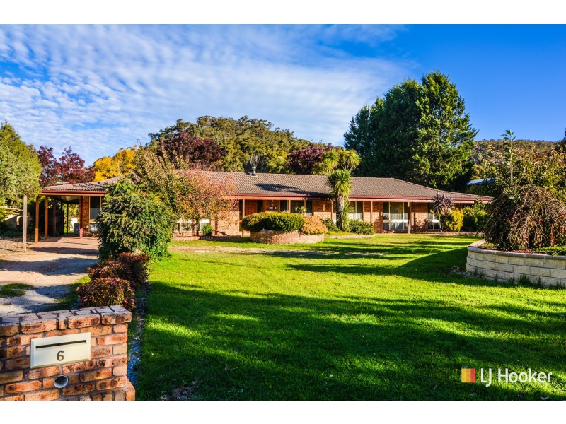 6 Girraween Drive, Marrangaroo NSW 2790