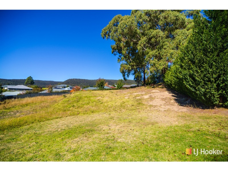 2 Cameron Place, Lithgow NSW 2790