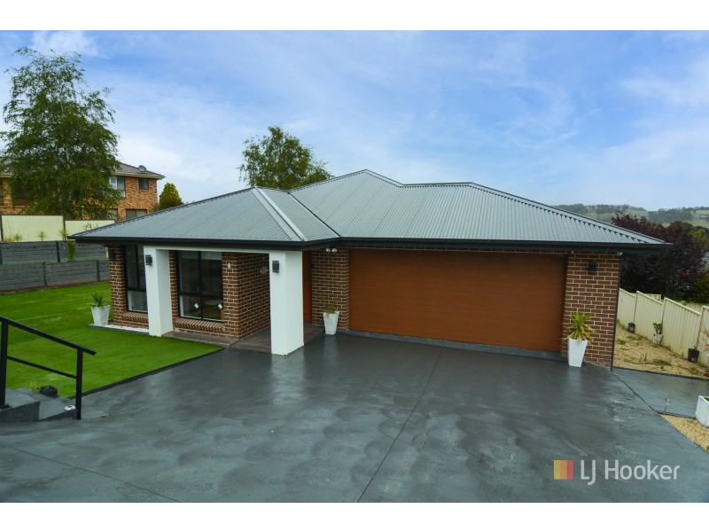 4 Woodlands Drive, Lithgow NSW 2790