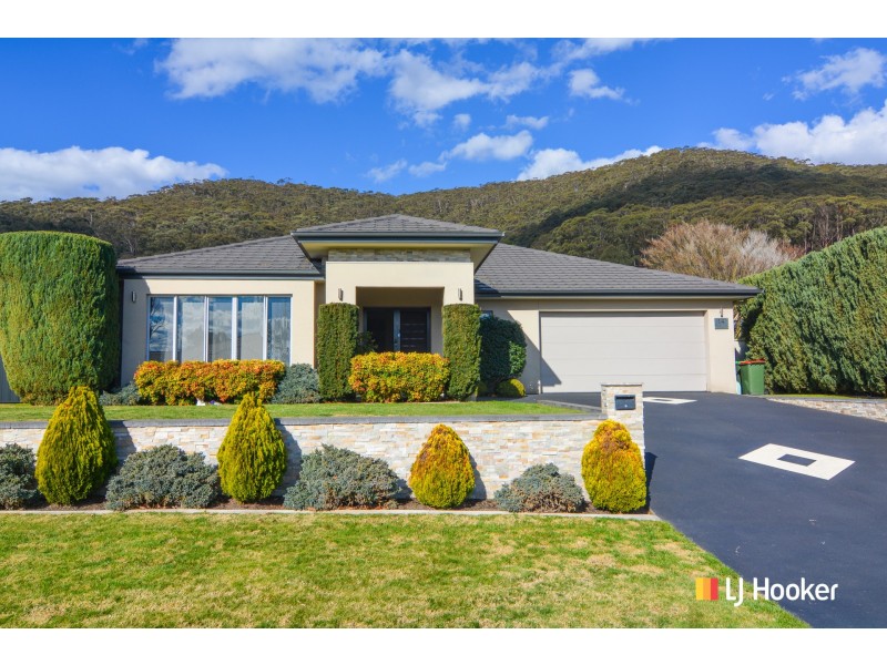 14 Sandalwood Drive, Lithgow NSW 2790