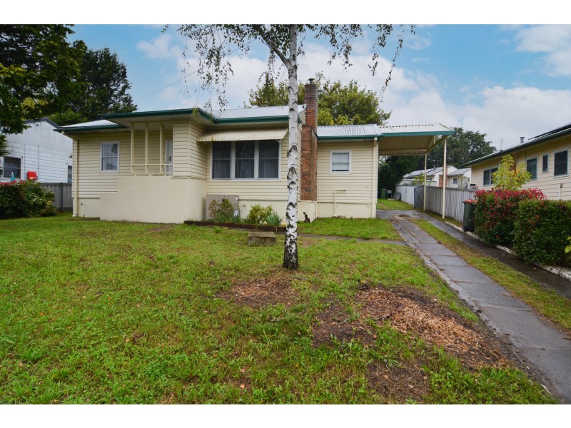 13 Thompson Street, Lithgow NSW 2790