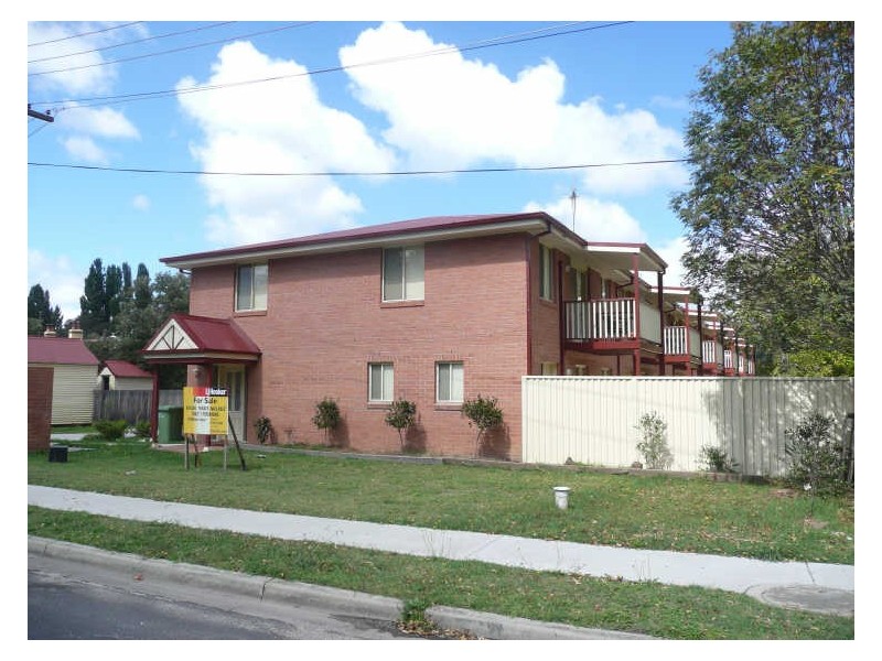 Unit 2/9 Coalbrook Street, Lithgow NSW 2790