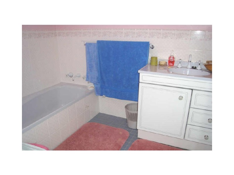 70 Ferro Street, Lithgow NSW 2790