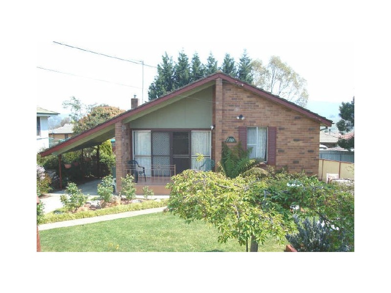 11 Landa Street, Lithgow NSW 2790