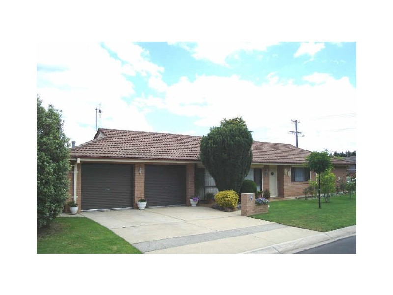 13 Fullagar Avenue, Lithgow NSW 2790