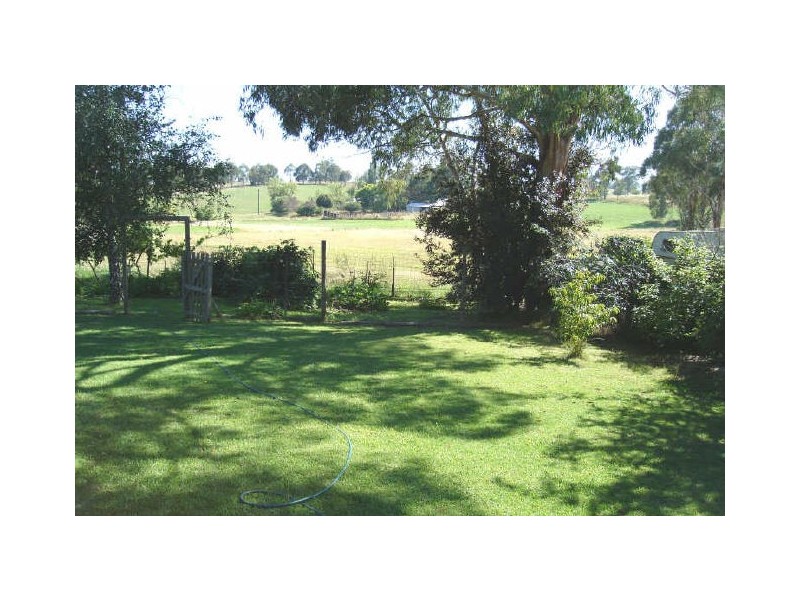 6 Thompson Street, Portland NSW 2847