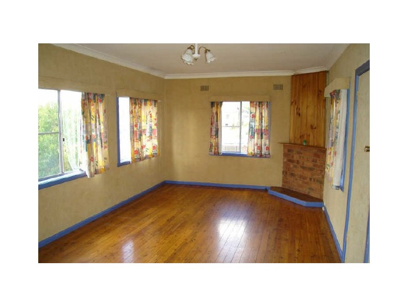 11 Ferro Street, Lithgow NSW 2790