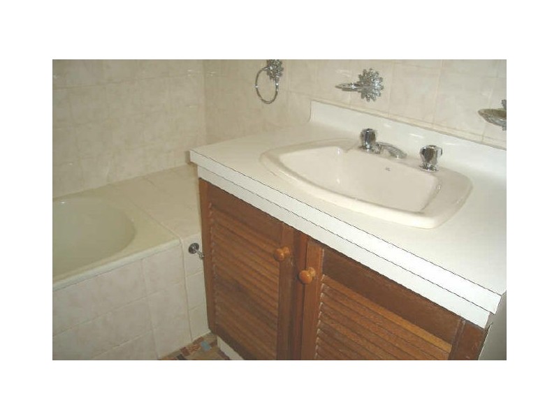 15 Martini Parade, Lithgow NSW 2790