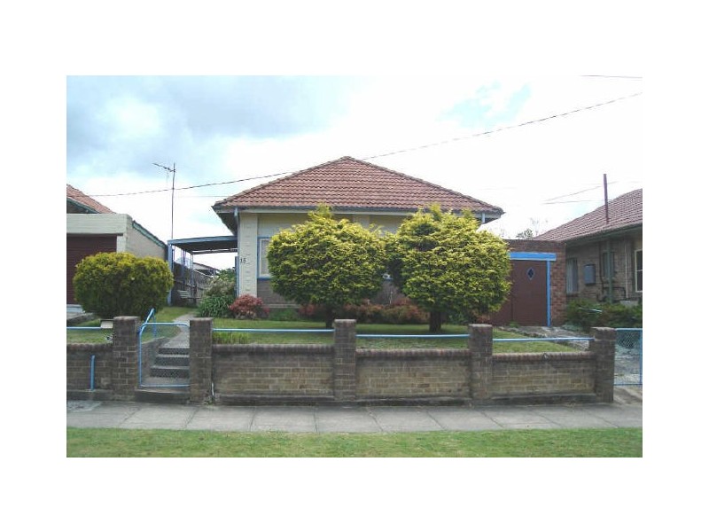 15 Martini Parade, Lithgow NSW 2790