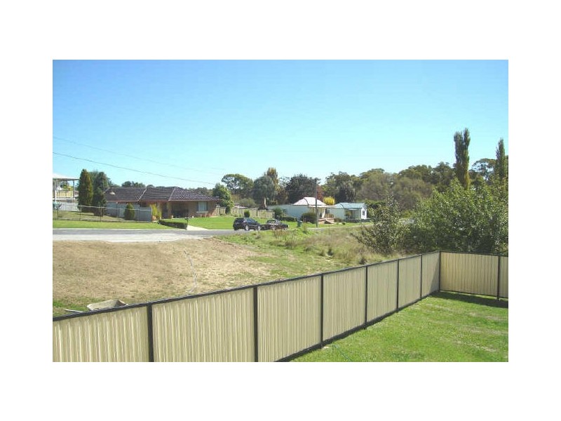 11 Purchas Street, Portland NSW 2847