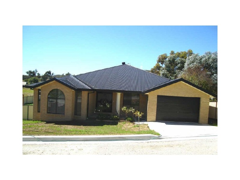 11 Purchas Street, Portland NSW 2847