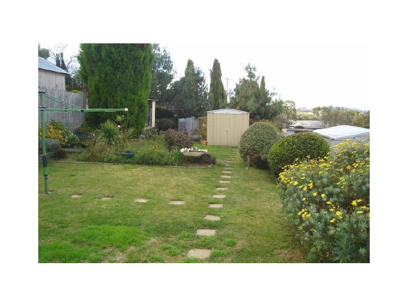 8 Firth Street, Portland NSW 2847