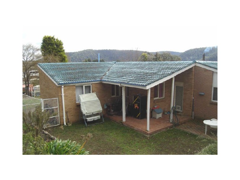 30 Maple Crescent, Lithgow NSW 2790