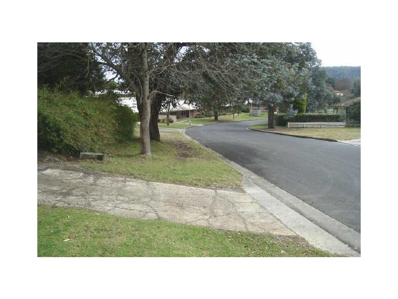 30 Maple Crescent, Lithgow NSW 2790