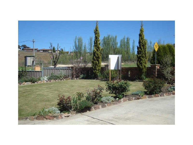 18 Blackett Drive, Wallerawang NSW 2845