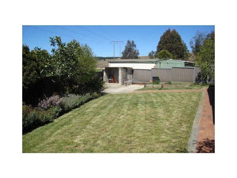 18 Blackett Drive, Wallerawang NSW 2845