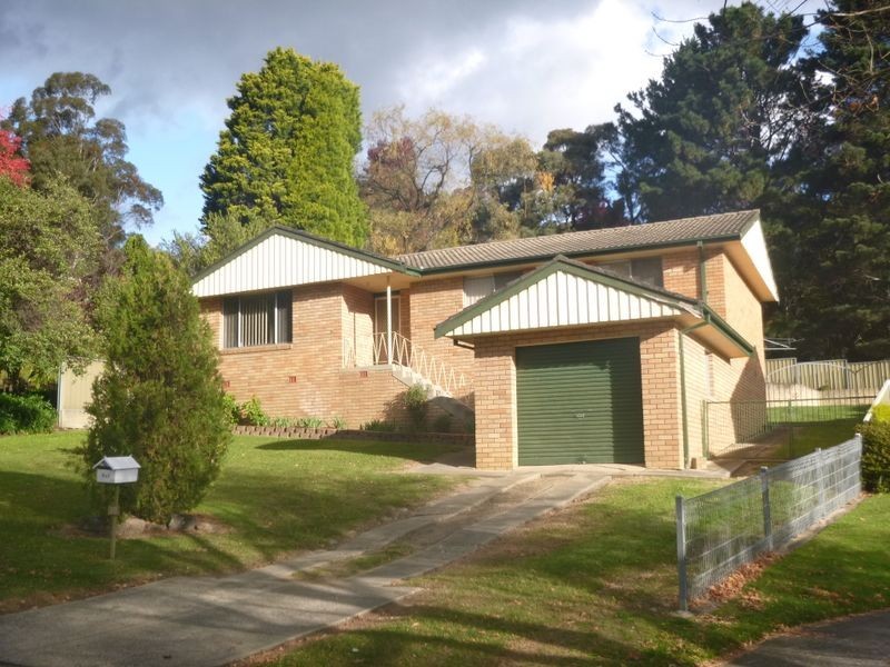 34 Maple Crescent, Lithgow NSW 2790