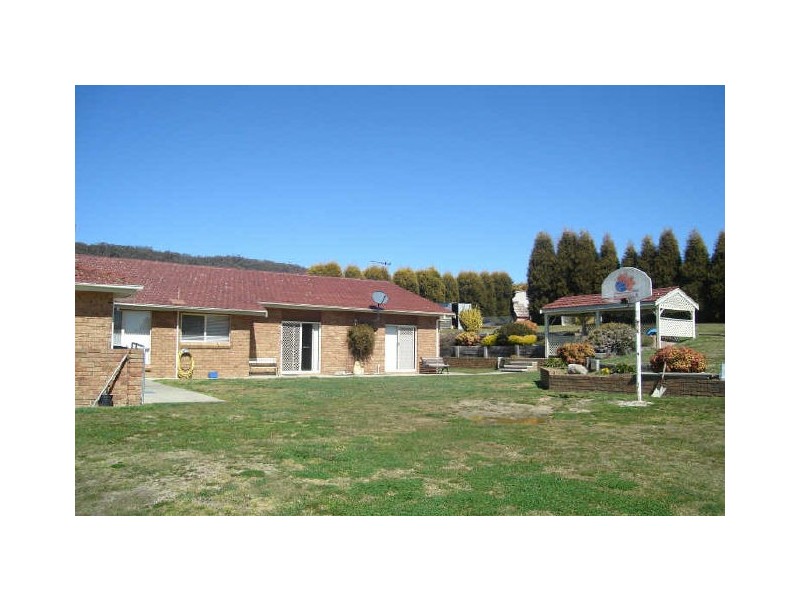 6 Pimpala Street, Marrangaroo NSW 2790