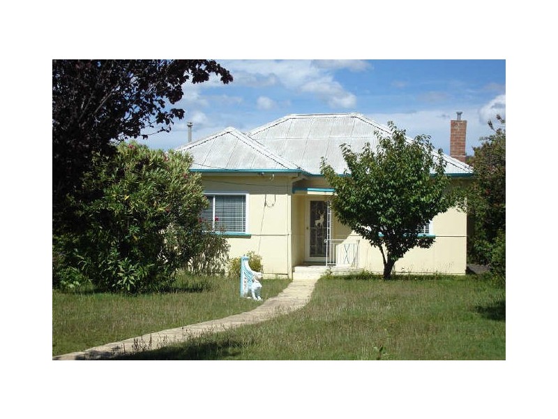 25 Rifle Parade, Lithgow NSW 2790