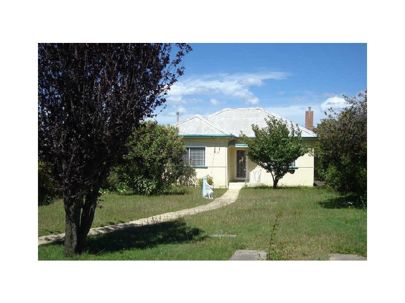 25 Rifle Parade, Lithgow NSW 2790