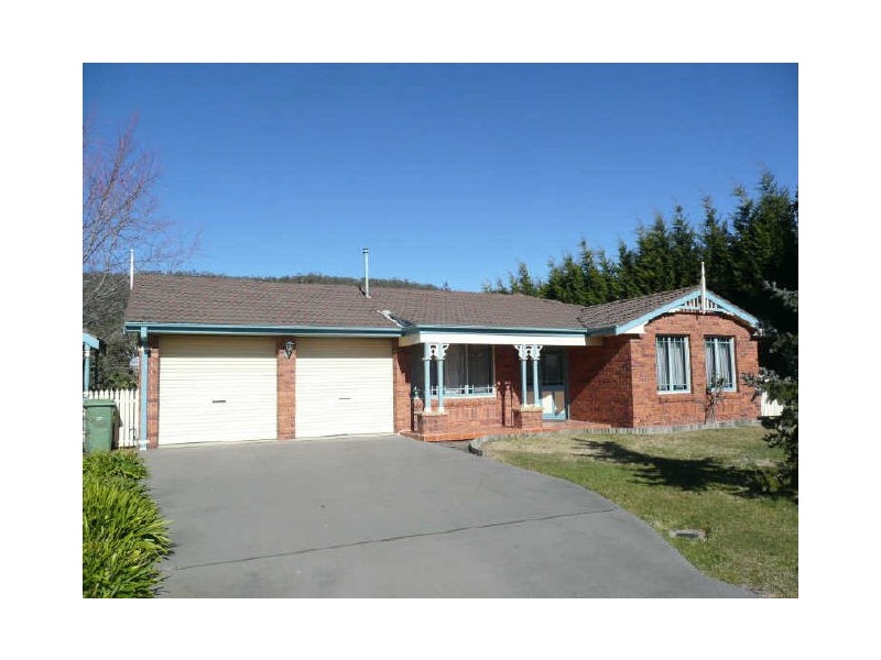 24 Girraween Drive, Marrangaroo NSW 2790