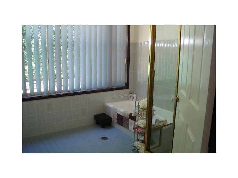 24 Girraween Drive, Marrangaroo NSW 2790