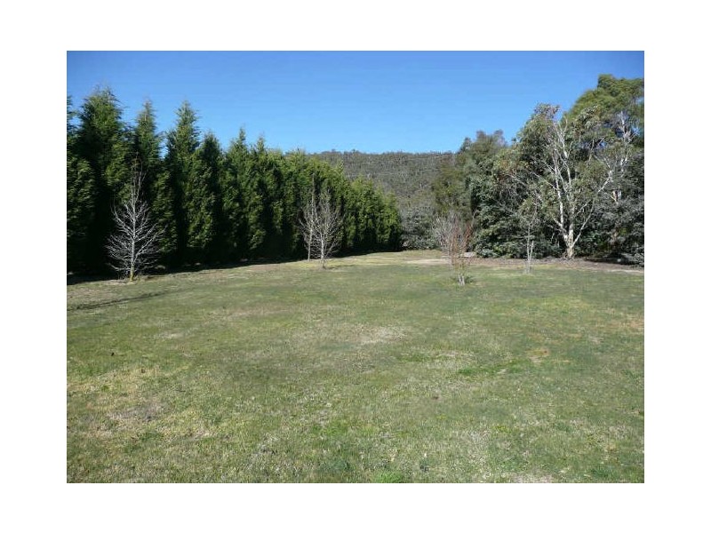 24 Girraween Drive, Marrangaroo NSW 2790