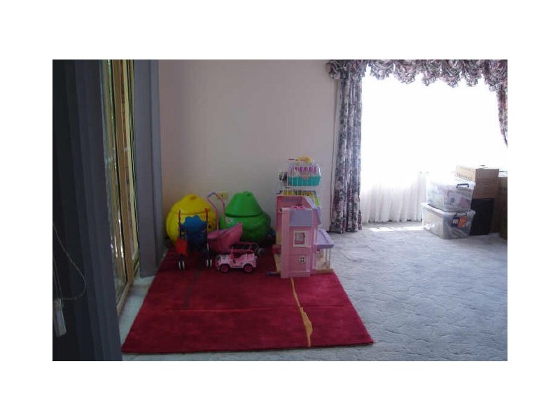 24 Girraween Drive, Marrangaroo NSW 2790