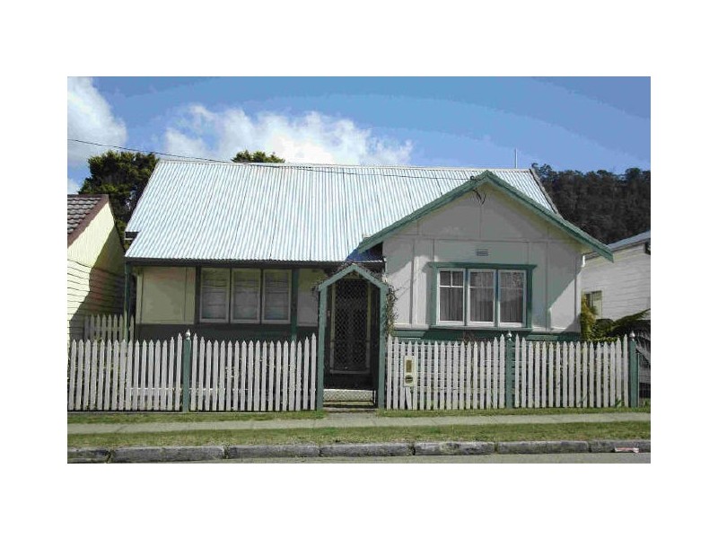 132 Inch Street, Lithgow NSW 2790