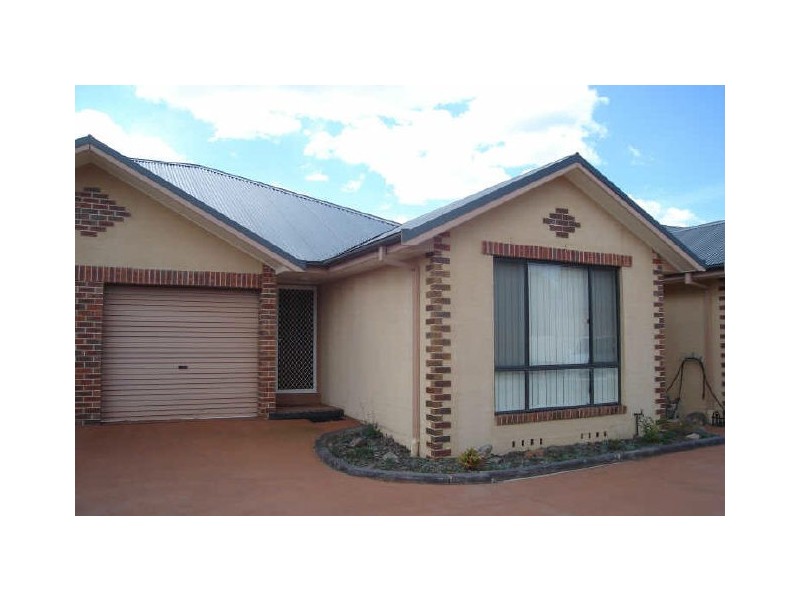 Unit 4/25 Hoskins Ave, Lithgow NSW 2790