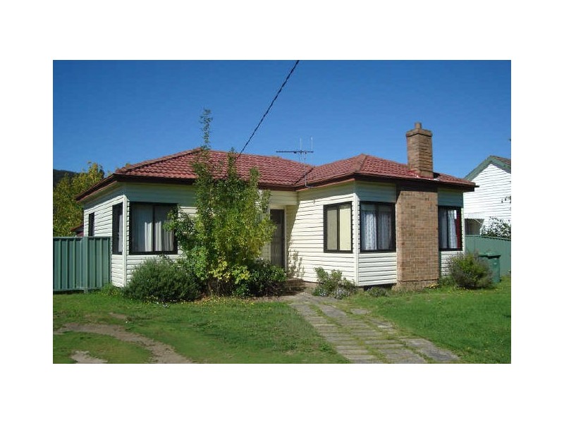 2 Amiens Street, Lithgow NSW 2790